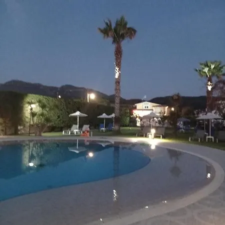 Ninos On The Lejlighedshotel Roda (Corfu)