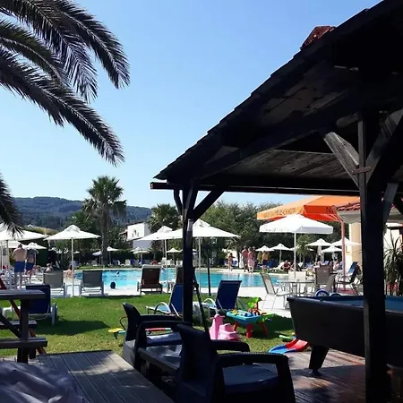 Lejlighedshotel Ninos On The Roda (Corfu)