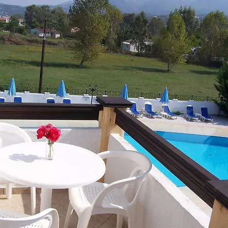 Lejlighedshotel Ninos On The Roda (Corfu)
