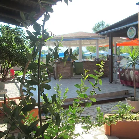 Lejlighedshotel Ninos On The Roda (Corfu)